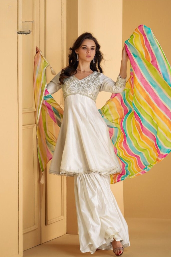 Elegant Off-White Masleen Cotton Silk Ensemble with Golden Thread Embroidery